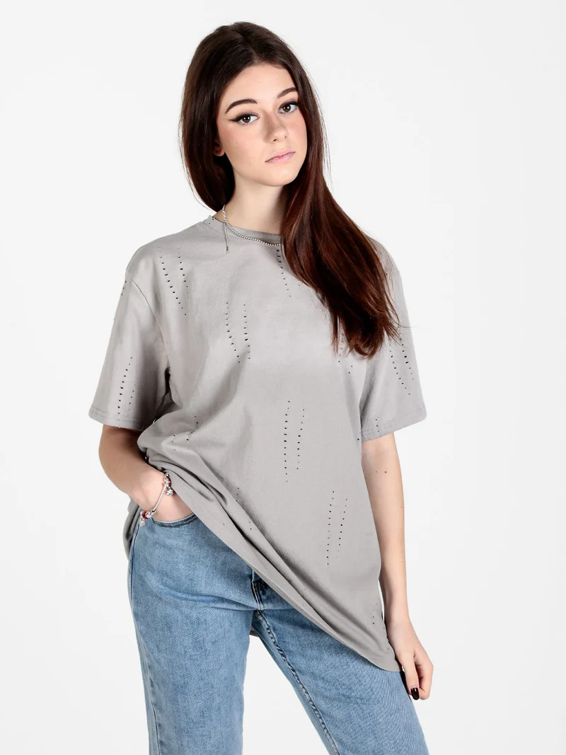 T-shirt donna oversize in cotone con buchi - grigio