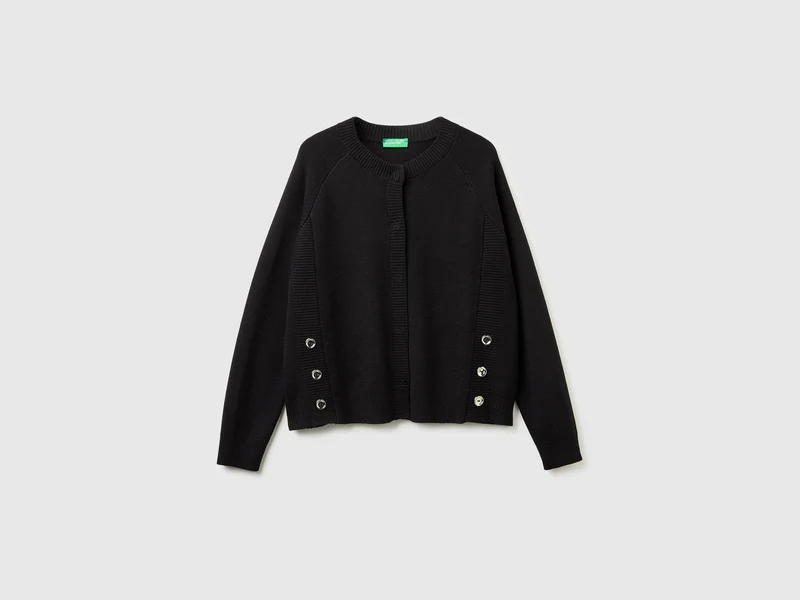 Strickjacke mit Knöpfen