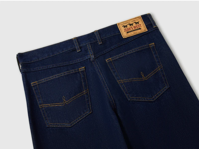 Jeans in regulärer Passform, gewaschen