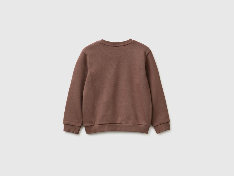 Geschlossenes Sweatshirt mit Stickerei