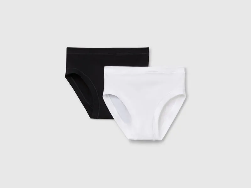 Zwei Slips aus superelastischer Bio-Baumwolle