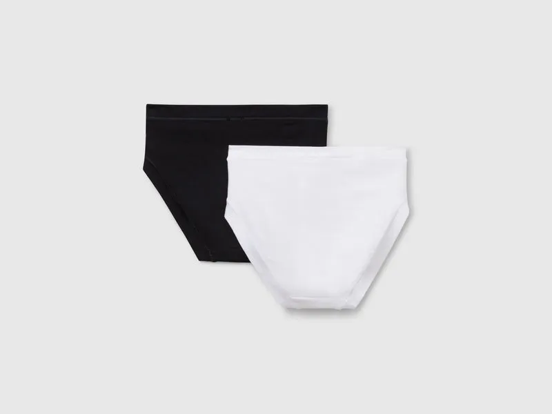 Zwei Slips aus superelastischer Bio-Baumwolle