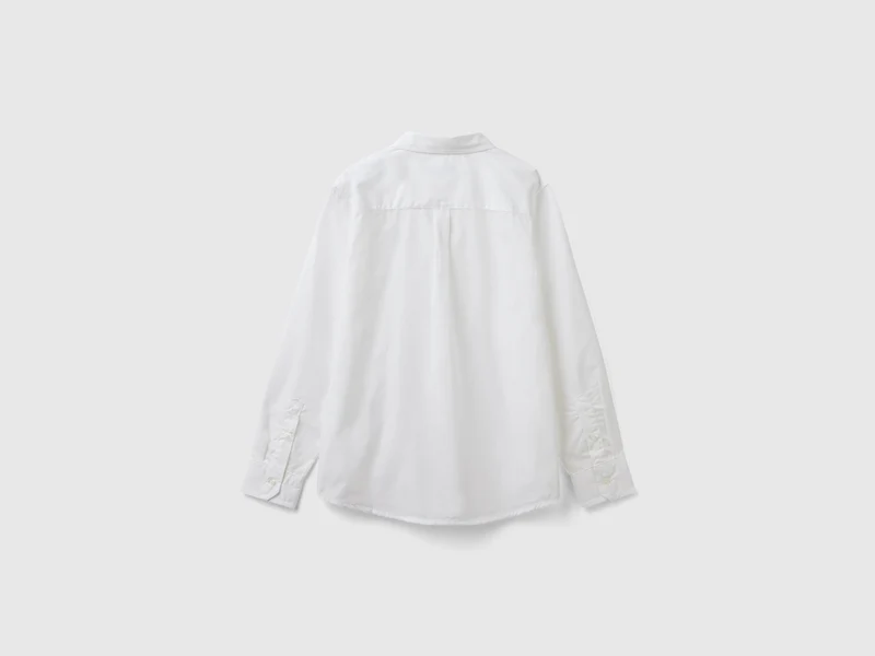 Weißes Button-Down-Hemd