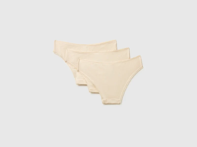 Drei Slips aus dehnbarem Modal