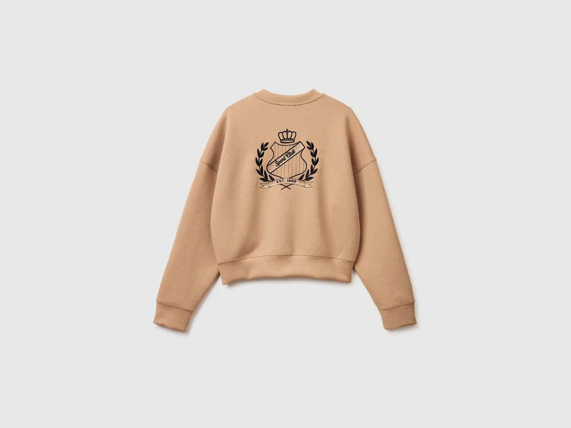 Kastenförmig geschnittenes Sweatshirt mit Wappen auf der Rückseite