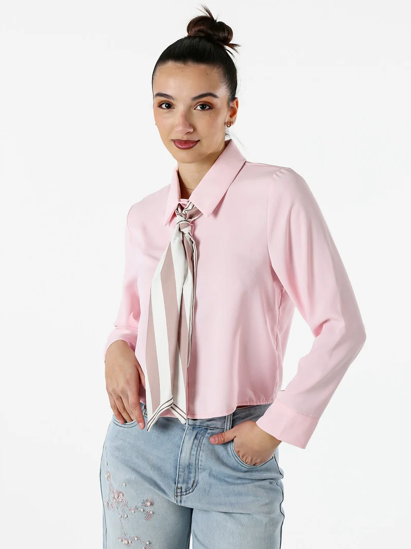 Camicia crop da donna a maniche lunghe con cravattino a foulard - rosa