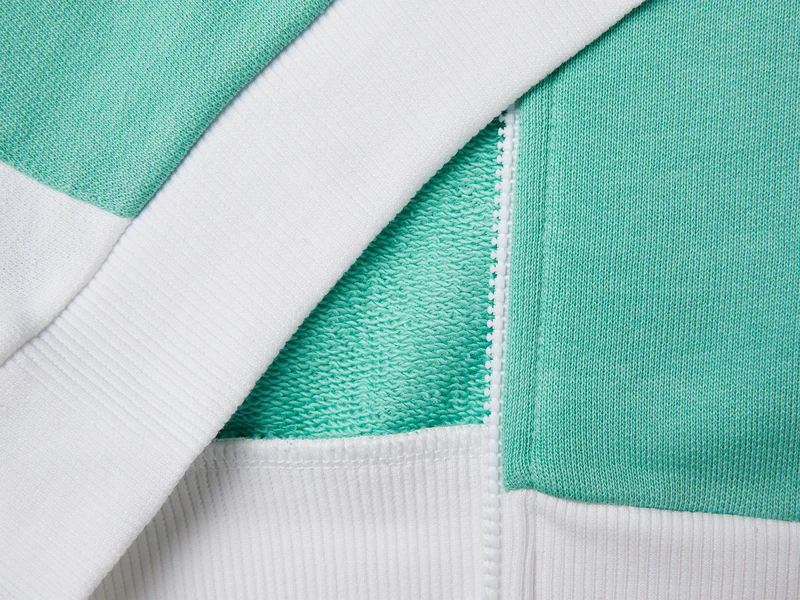 Sweatshirt mit Reißverschluss und Aufdruck