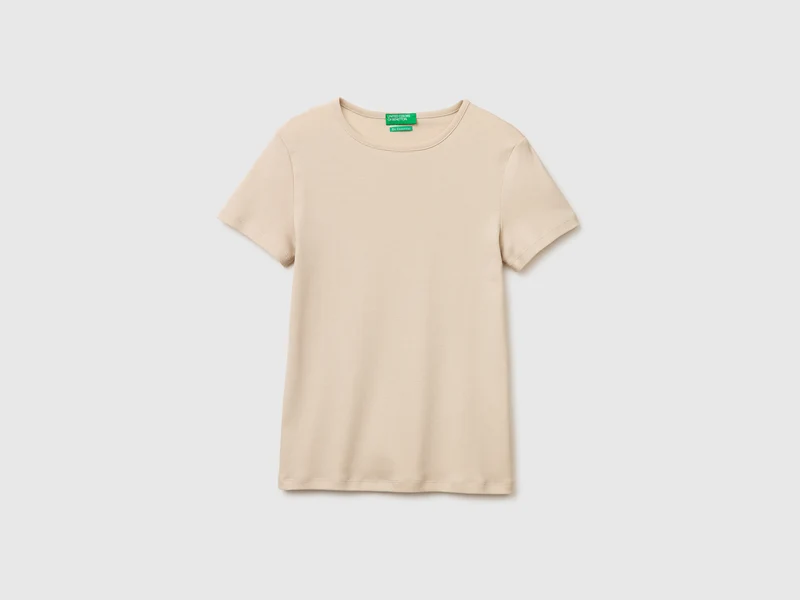 Schmal geschnittenes T-Shirt mit Rundhalsausschnitt