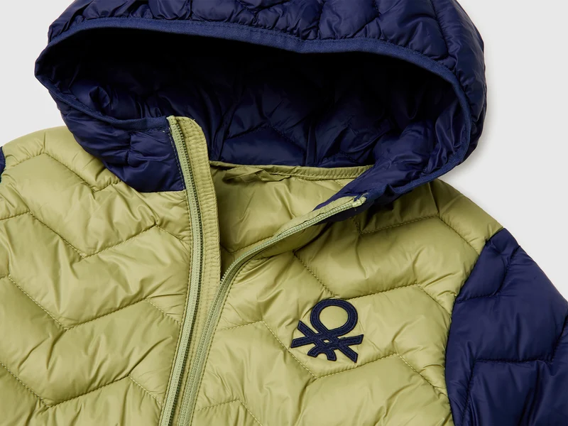 Wattierte Jacke mit Kapuze