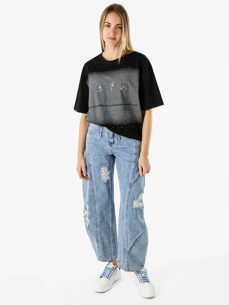T-shirt oversize da donna con lustrini e microborchie - nero