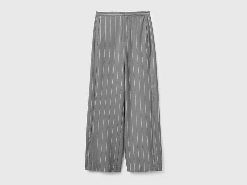 Weit geschnittene Nadelstreifenhose
