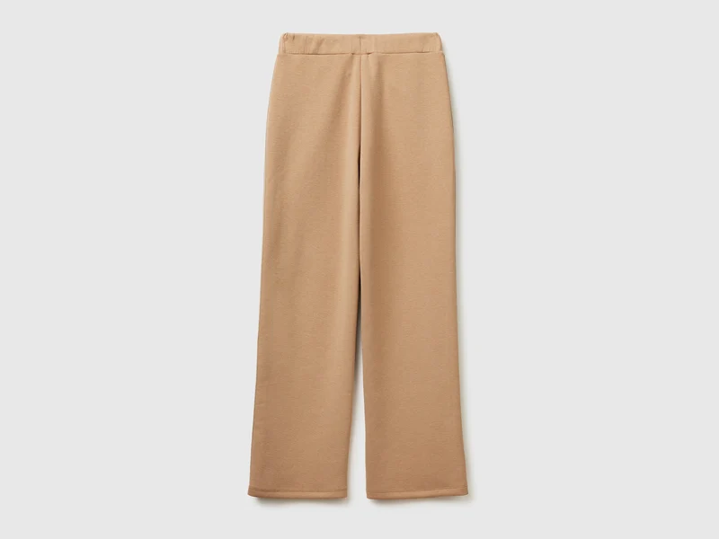 Hose mit gestreiften Seitenstreifen