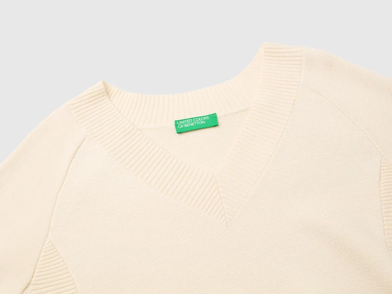 Strickpullover mit V-Ausschnitt