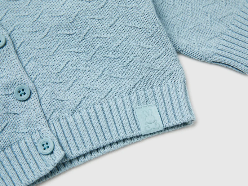 Strickjacke aus Bio-Baumwolle mit Rundhalsausschnitt