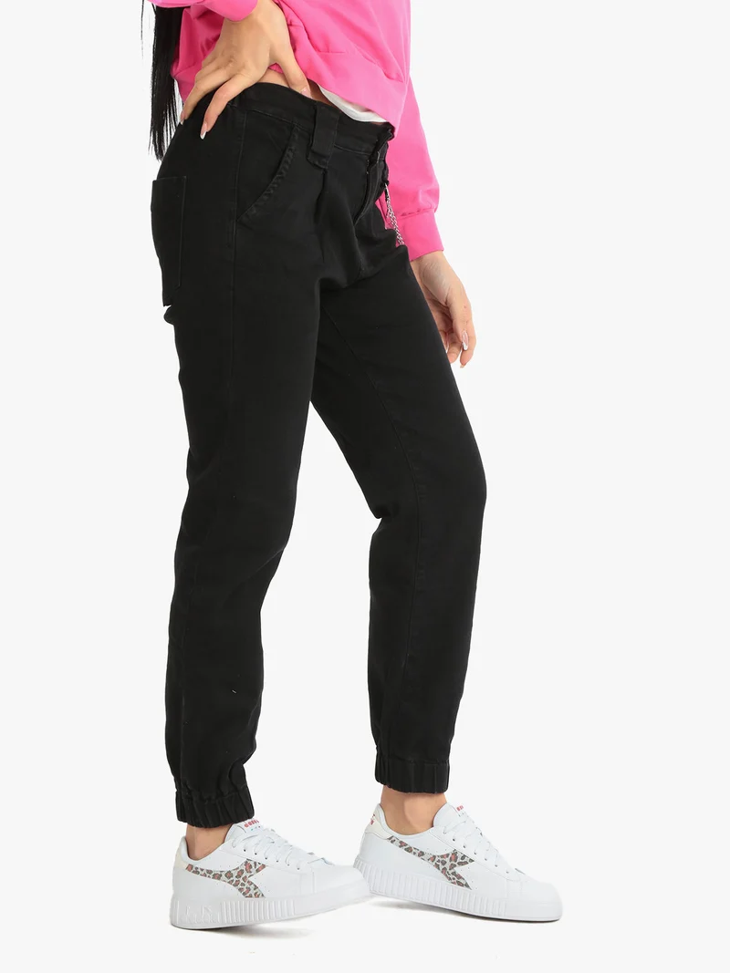 Jeans baggy da donna con catena - nero