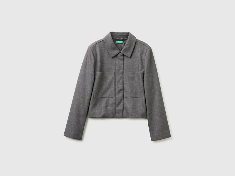 Kurze Jacke mit Taschen