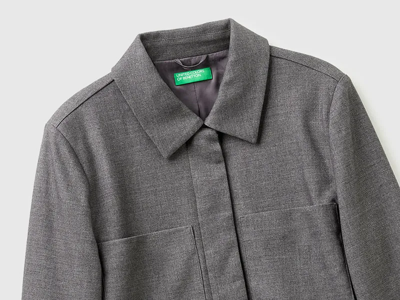 Kurze Jacke mit Taschen