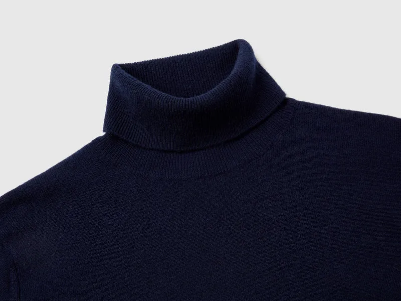 Dunkelblauer Rollkragenpullover aus reiner Merinowolle