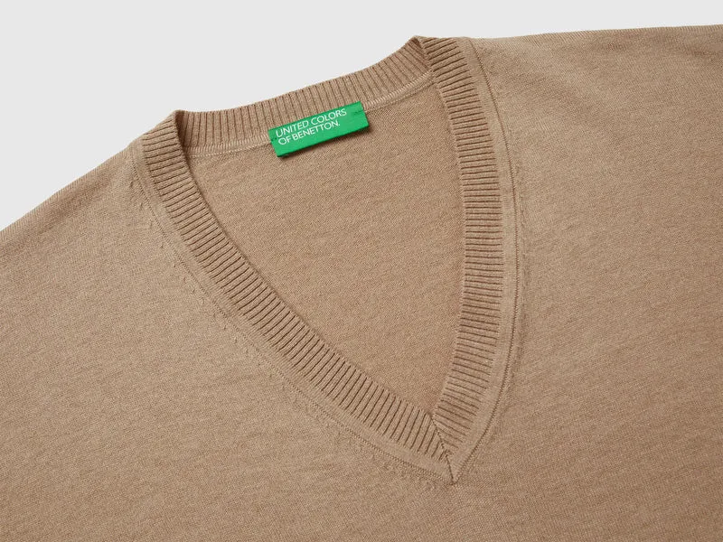 Pullover mit V-Ausschnitt aus Baumwolle und Wolle