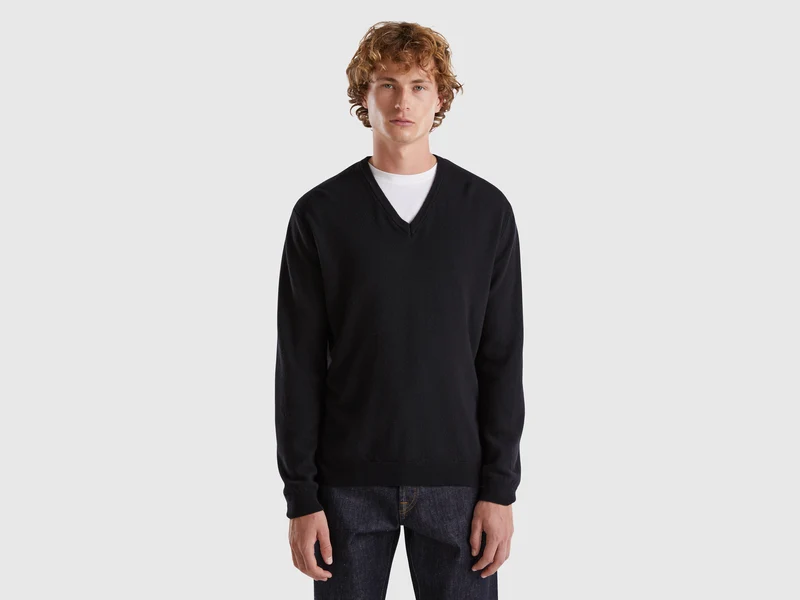 Schwarzer Pullover mit V-Ausschnitt aus reiner Merinowolle