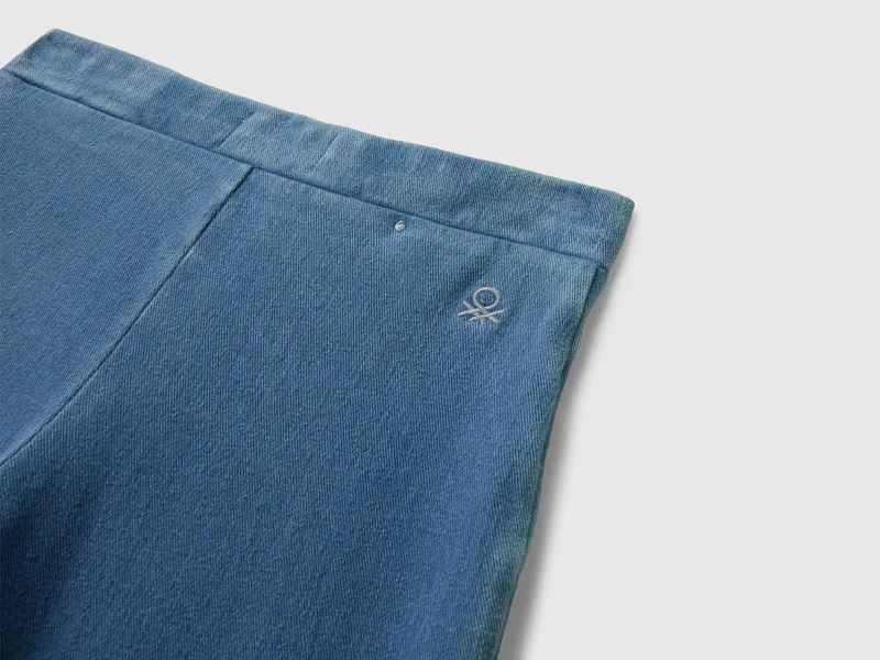 Superstretch-Jeans mit weiter Passform