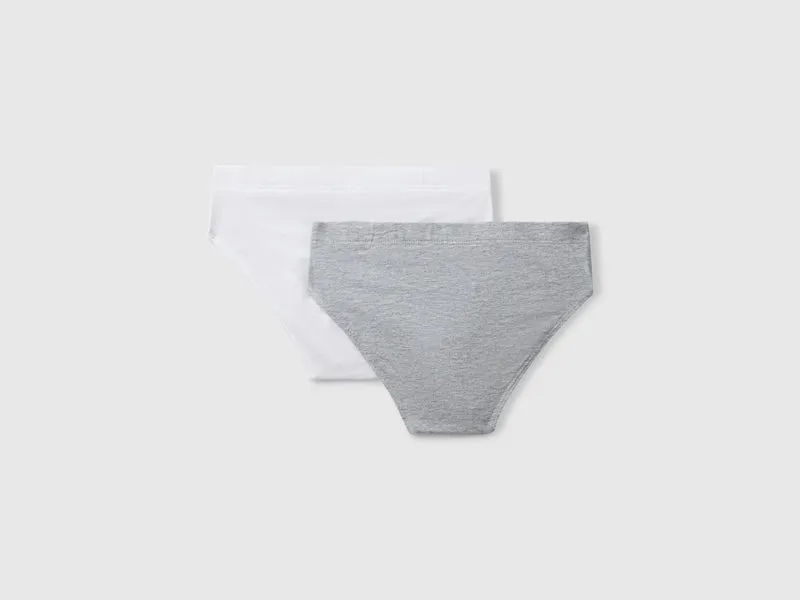 Zwei elastische Baumwollslips