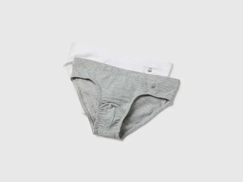Zwei elastische Baumwollslips