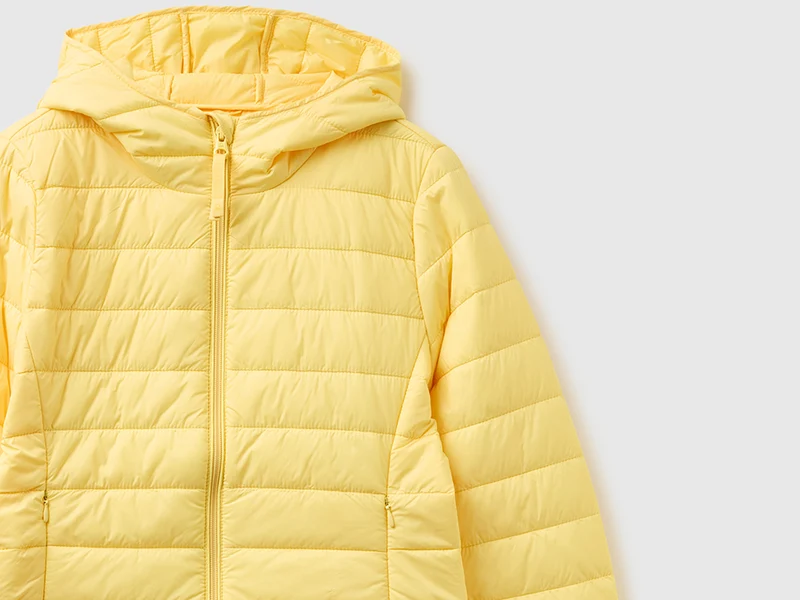 Leichte Daunenjacke mit Kapuze