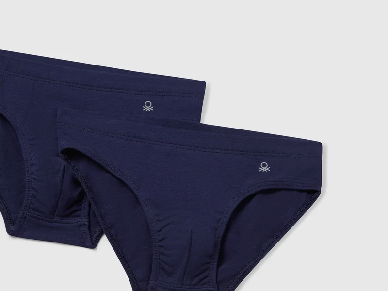 Zwei elastische Baumwollslips