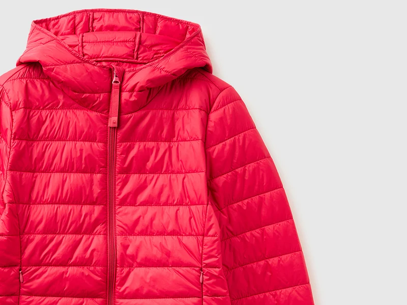 Leichte Daunenjacke mit Kapuze