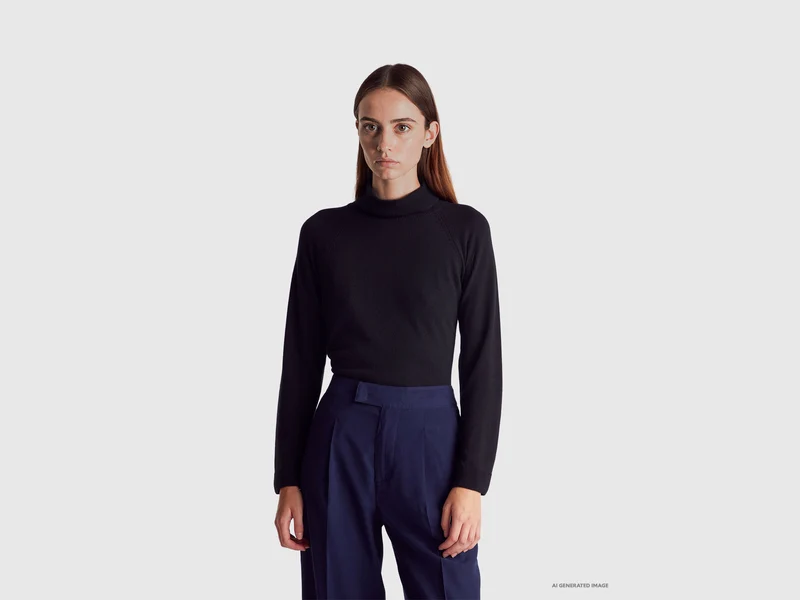 Schwarzer Rollkragenpullover aus Woll-Kaschmir-Mix