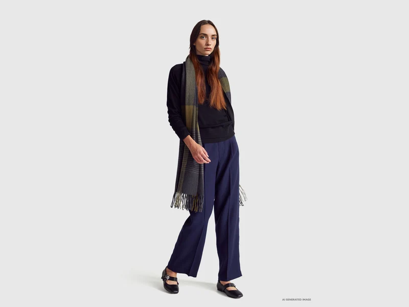Schwarzer Rollkragenpullover aus Woll-Kaschmir-Mix