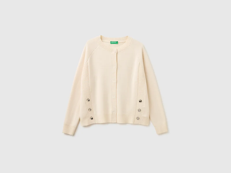 Strickjacke mit Knöpfen