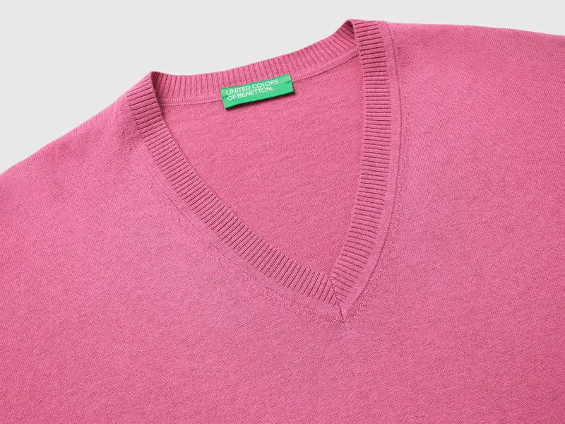 Pullover mit V-Ausschnitt aus Baumwolle und Wolle
