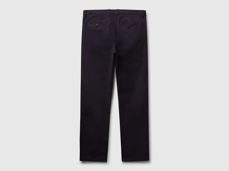 Straight-Fit-Chinos