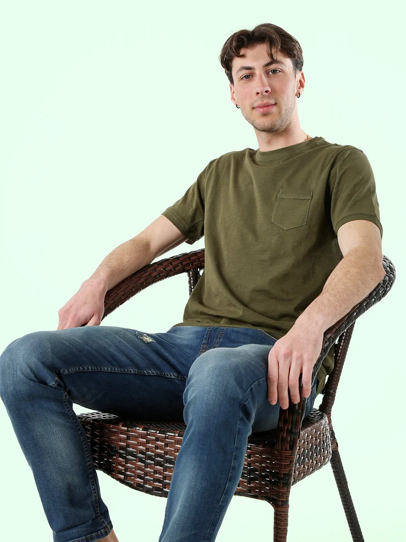 T-shirt girocollo in cotone da uomo con taschino - militare