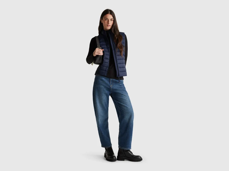 Gefütterte ärmellose Jacke im Slim Fit