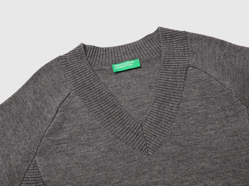 Strickpullover mit V-Ausschnitt