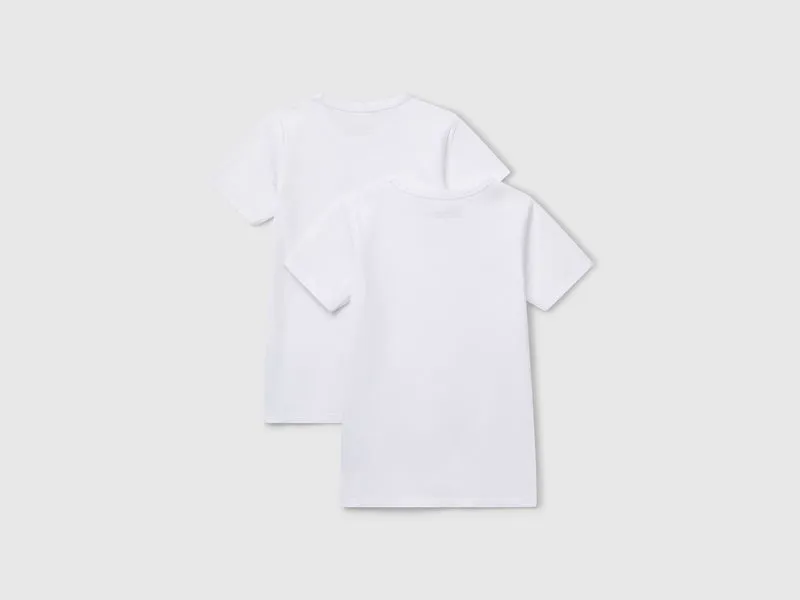 Zwei T-Shirts aus Bio-Stretch-Baumwolle