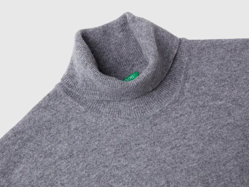 Grauer Rollkragenpullover aus reiner Merinowolle