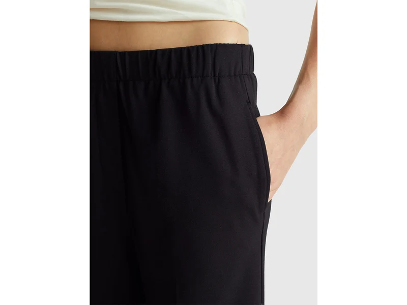 Hose mit elastischem Bund und Umschlag