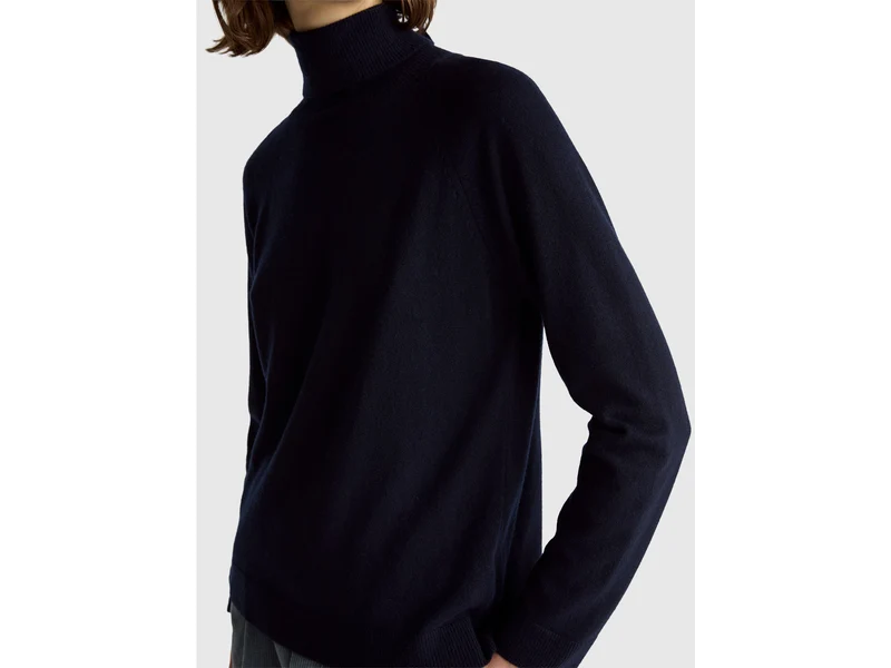 Mitternachtsblauer Rollkragenpullover aus Woll-Kaschmir-Mix