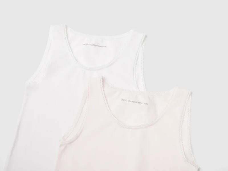 Zwei Tanktops aus Stretch-Baumwolle