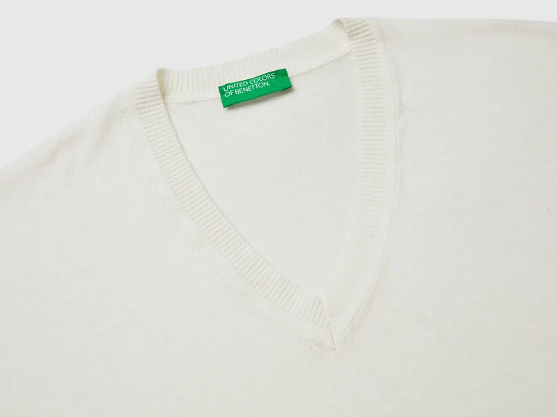 Pullover mit V-Ausschnitt aus Baumwolle und Wolle