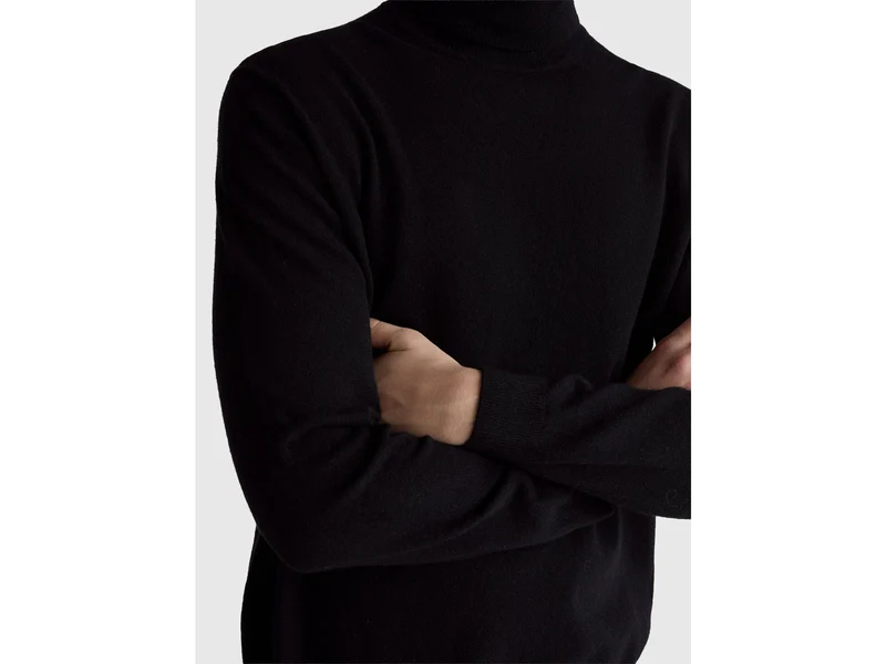 Schwarzer Rollkragenpullover aus reiner Merinowolle