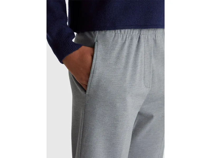 Hose mit elastischem Bund und Umschlag