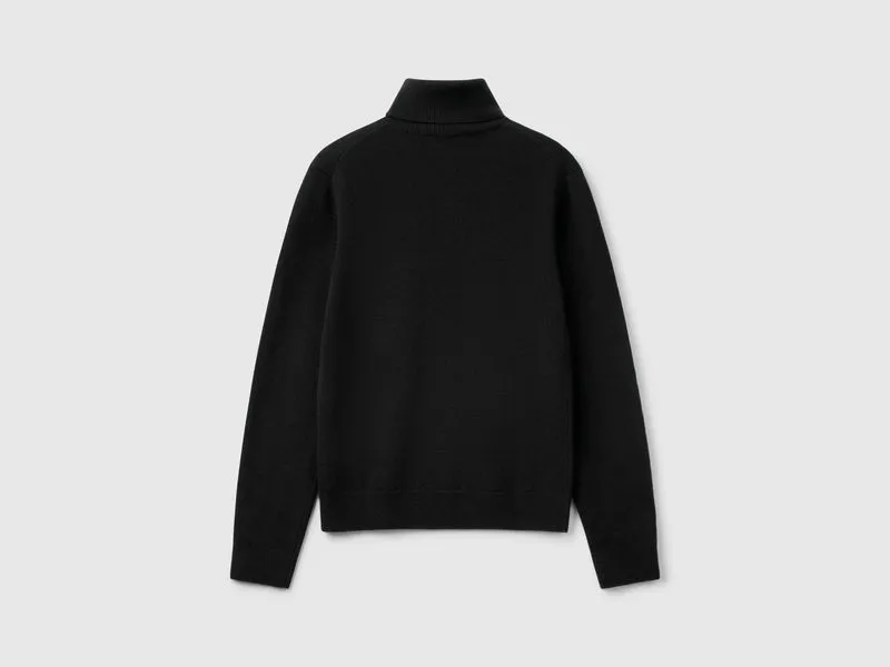 Schwarzer Rollkragenpullover aus reiner Merinowolle