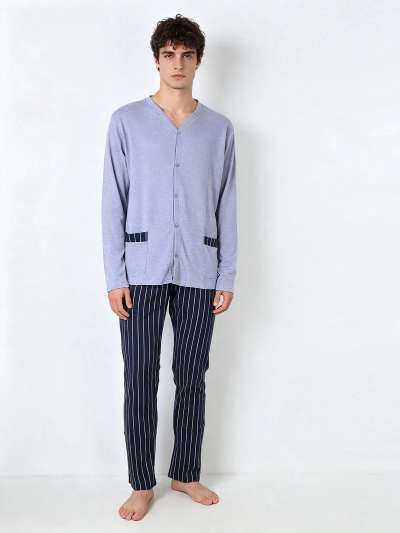 Pigiama da uomo in cotone interlock aperto con bottoni e pantaloni a righe - jeans
