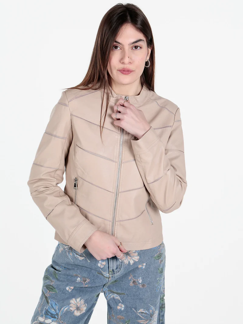 Giacca in ecopelle da donna con zip - beige