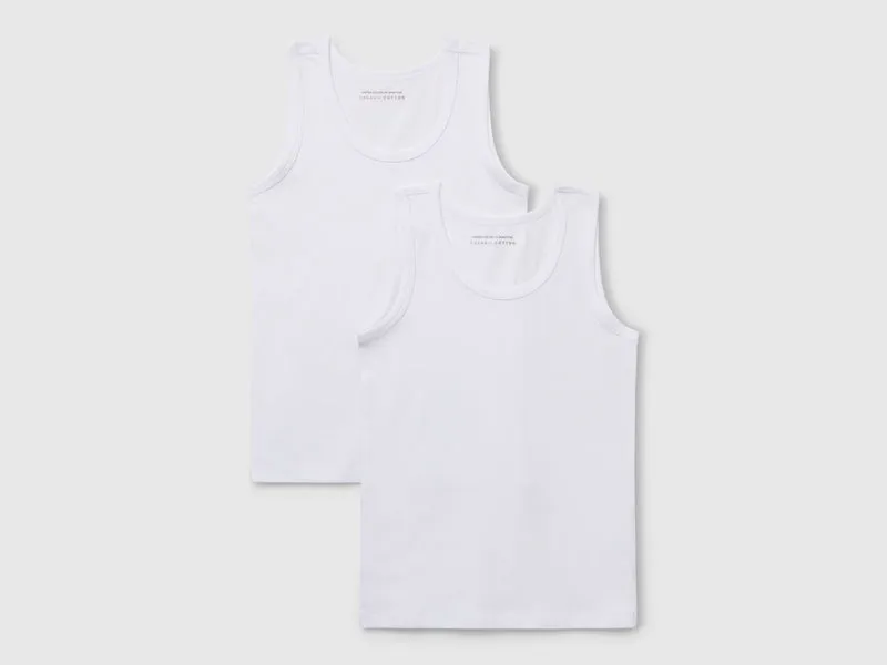 Zwei Tanktops aus Bio-Baumwolle mit Stretch
